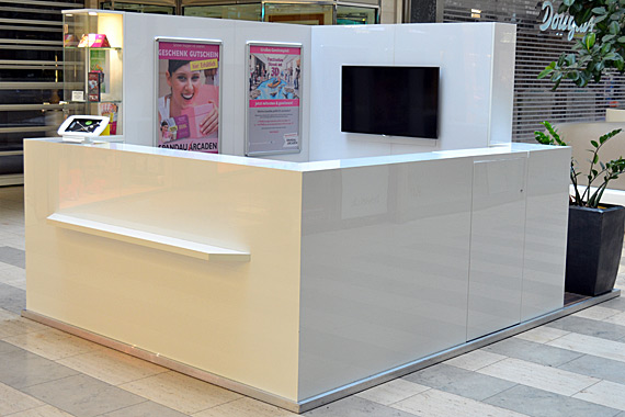 Infostand Spandauer Arcaden